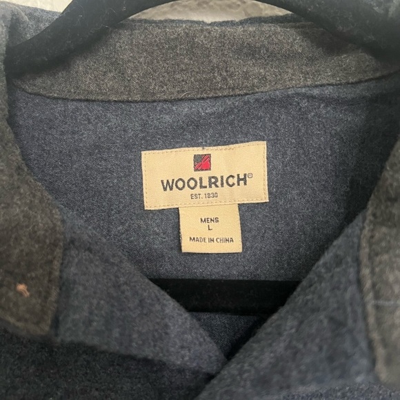 Woolrich Button Down Chamois Flannel in Midnight Blue Heather - Picture 3 of 7